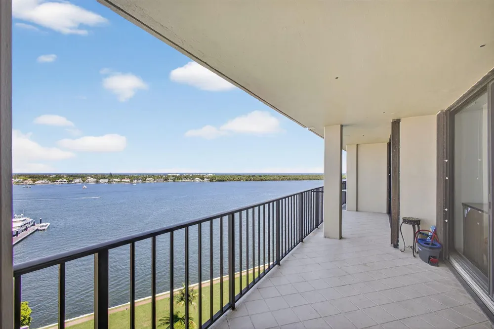 134 Lakeshore Drive #T14 North Palm Beach, FL 33408