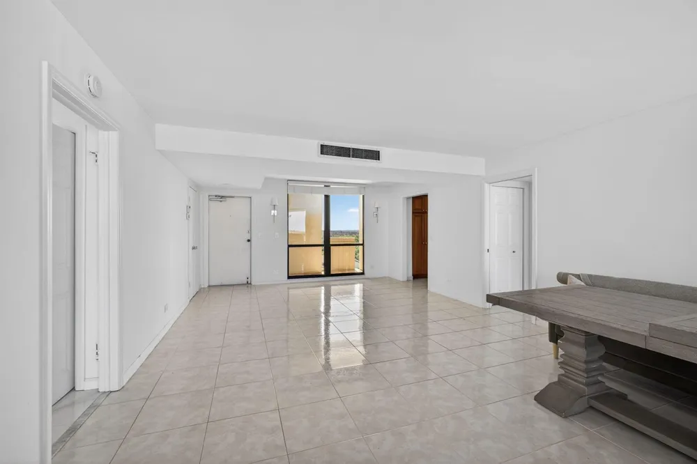 134 Lakeshore Drive #T14 North Palm Beach, FL 33408