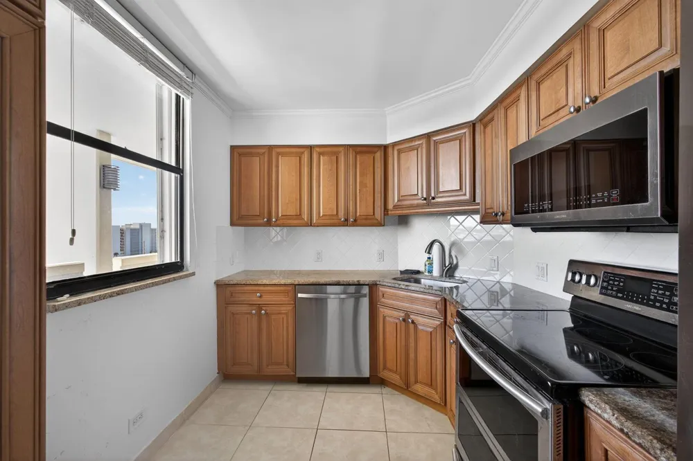 134 Lakeshore Drive #T14 North Palm Beach, FL 33408