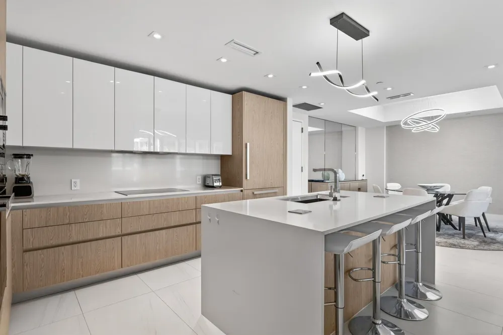 3100 Ocean Drive #804p Singer Island, FL 33404