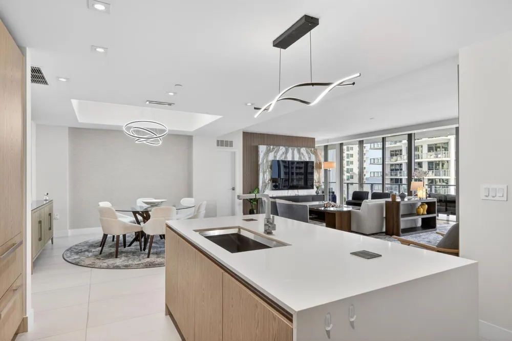 3100 Ocean Drive #804p Singer Island, FL 33404