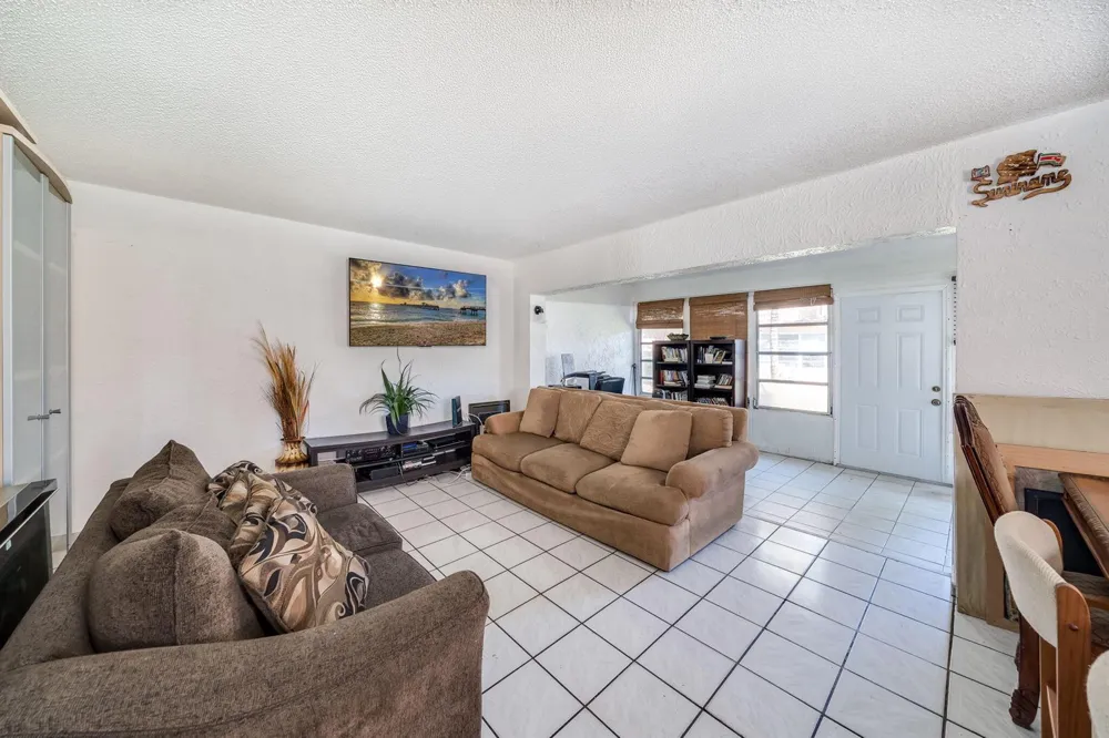 7 Ann Lee Lane Tamarac, FL 33319