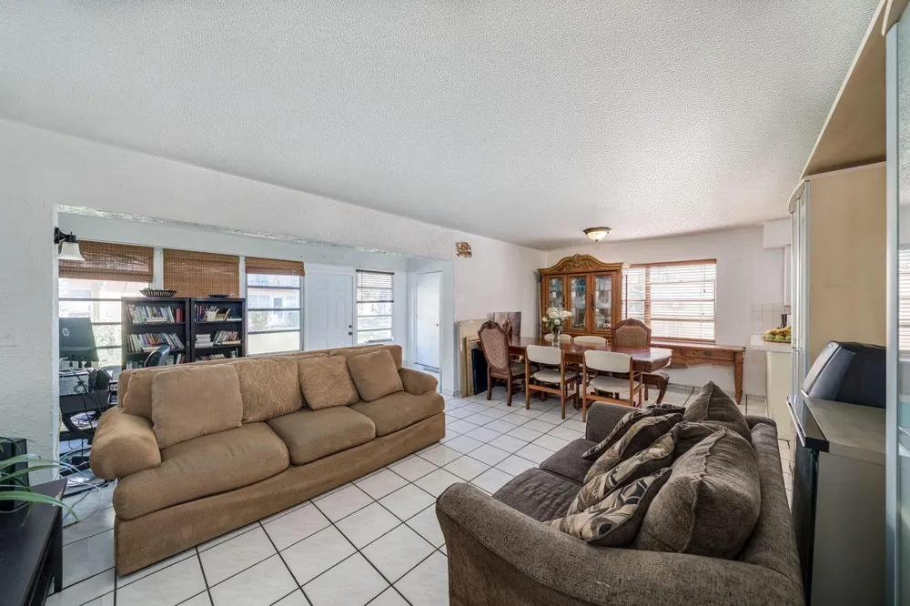 7 Ann Lee Lane Tamarac, FL 33319