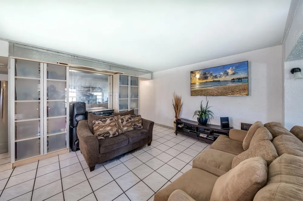 7 Ann Lee Lane Tamarac, FL 33319
