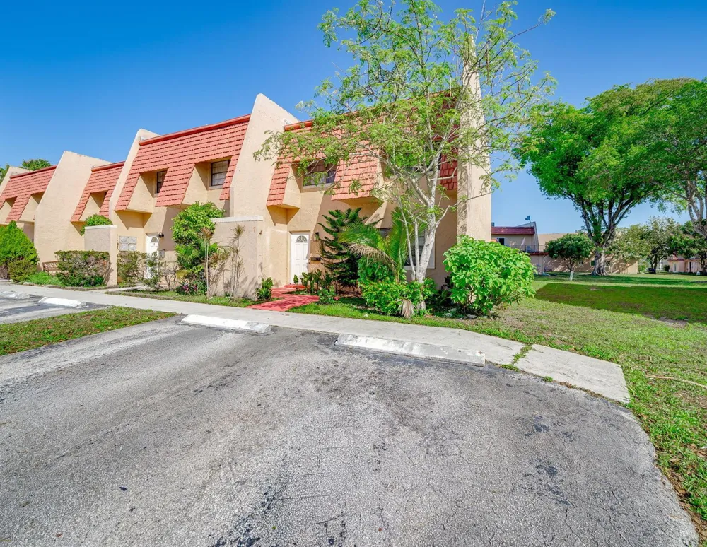 7 Ann Lee Lane Tamarac, FL 33319
