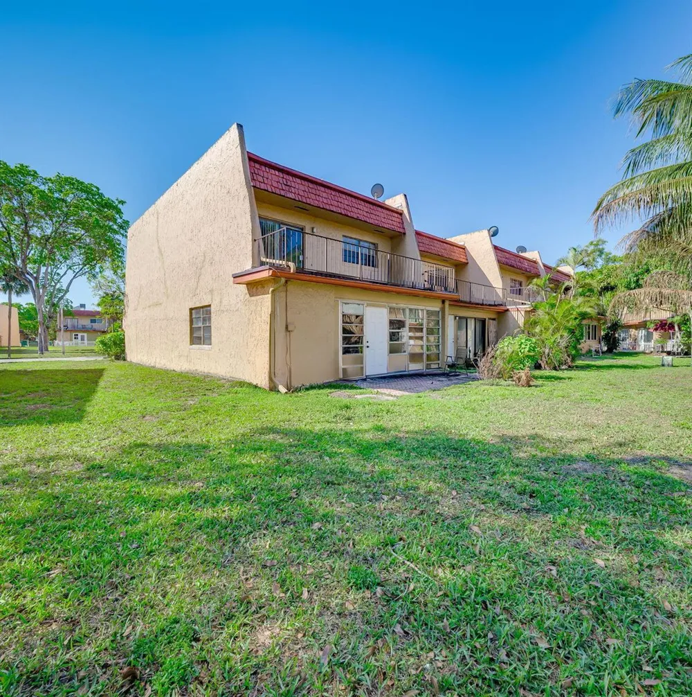 7 Ann Lee Lane Tamarac, FL 33319