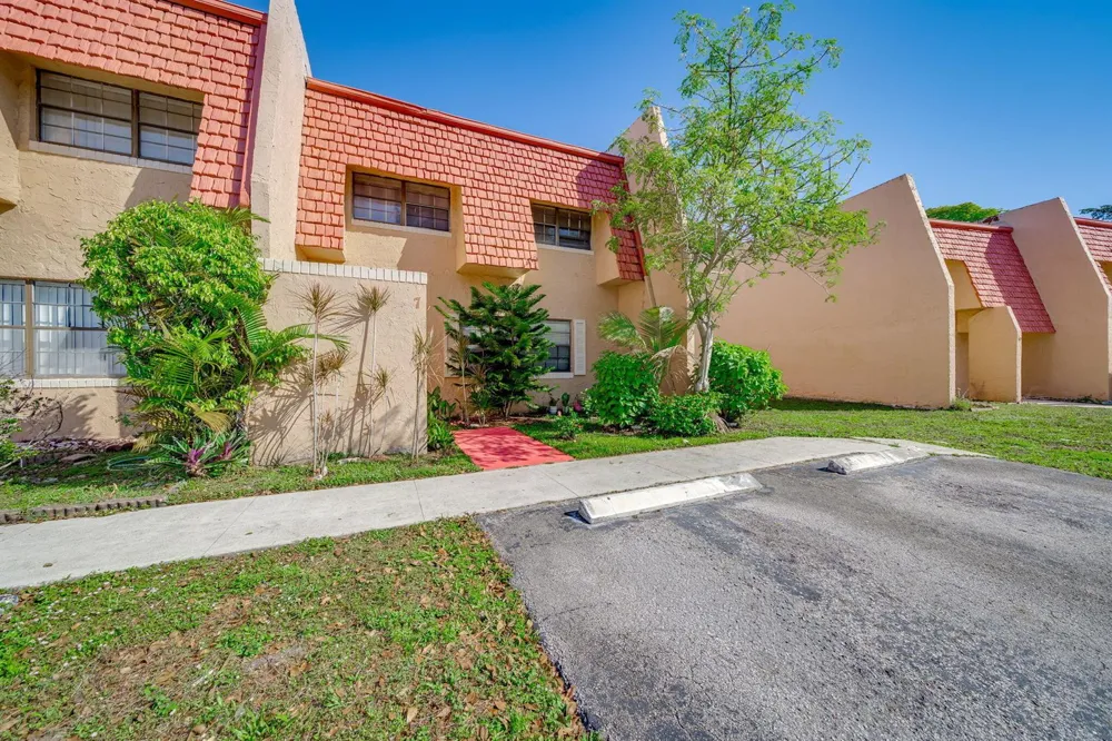 7 Ann Lee Lane Tamarac, FL 33319