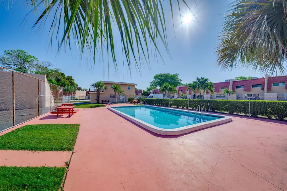 7 Ann Lee Lane Tamarac, FL 33319
