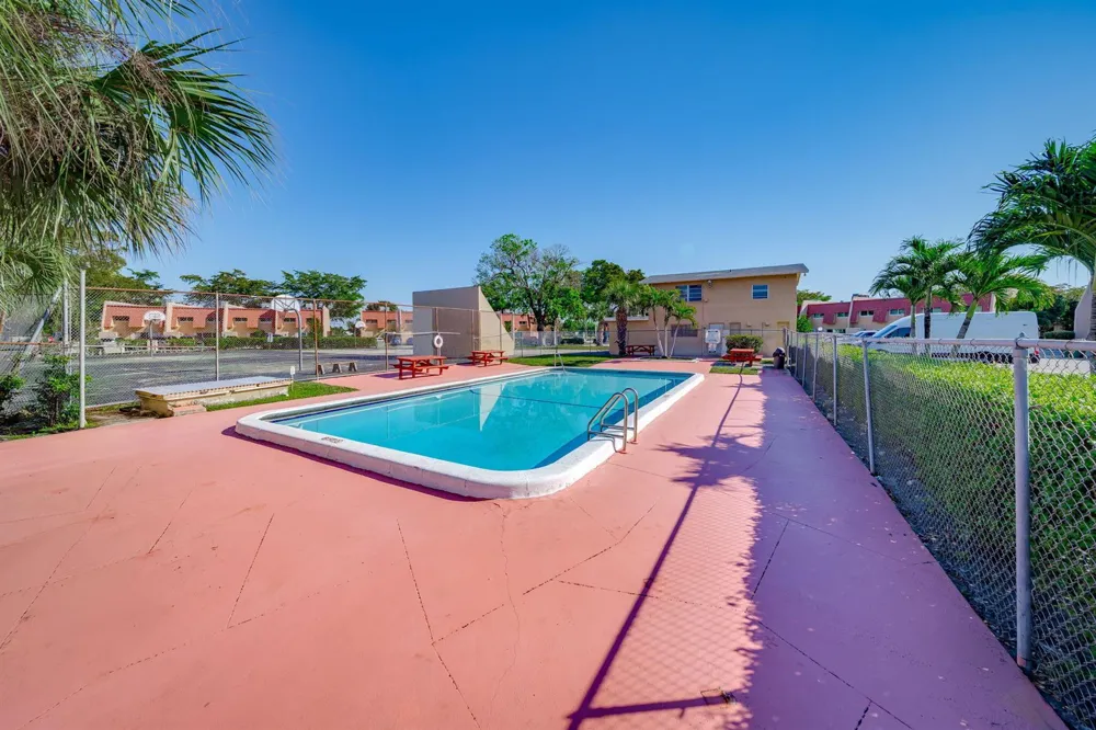 7 Ann Lee Lane Tamarac, FL 33319