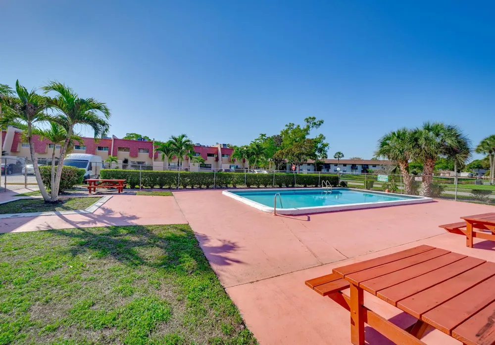 7 Ann Lee Lane Tamarac, FL 33319