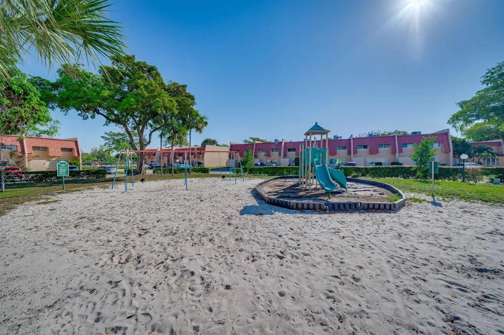7 Ann Lee Lane Tamarac, FL 33319