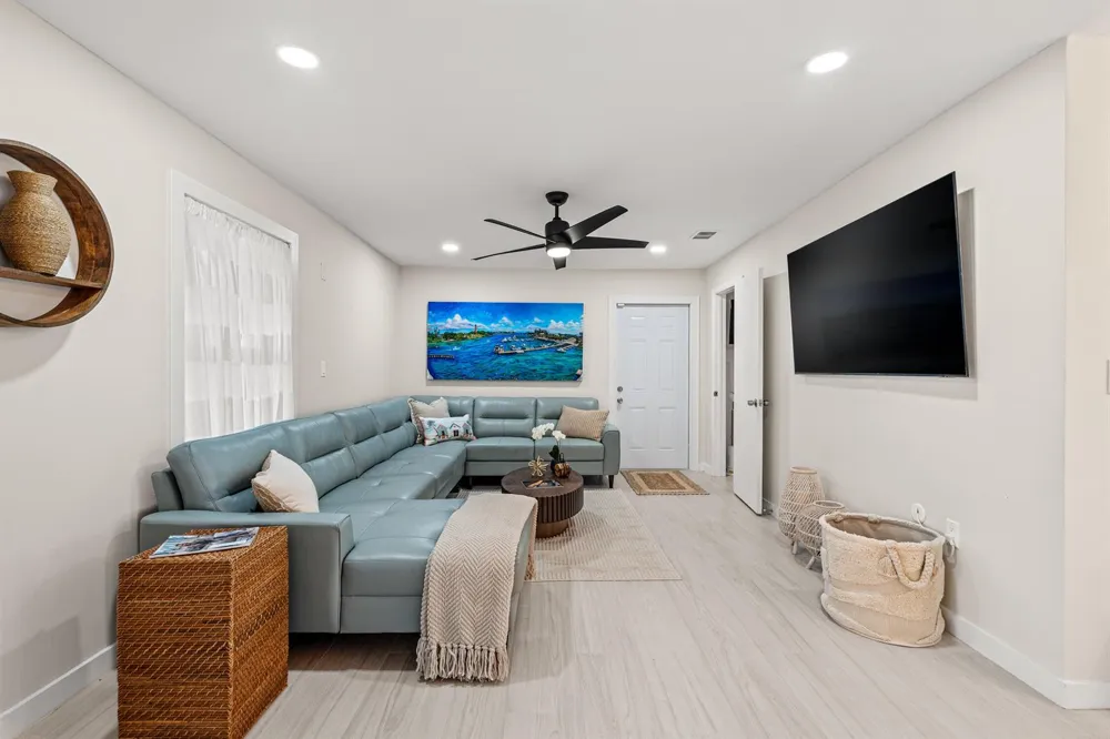 9165 SE Yacht Club Circle Hobe Sound, FL 33455