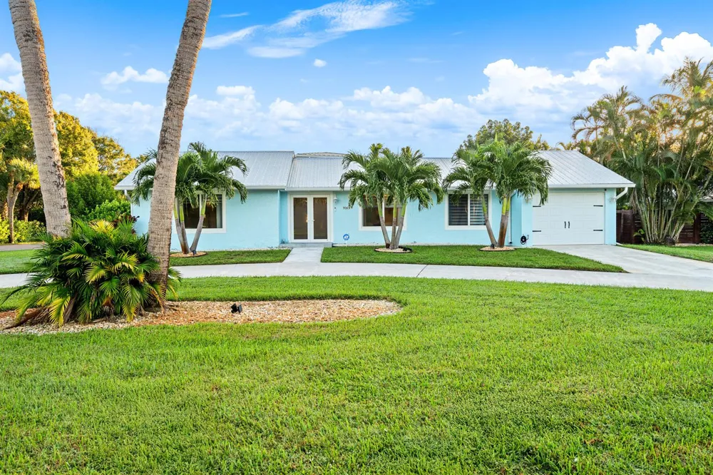 9165 SE Yacht Club Circle Hobe Sound, FL 33455