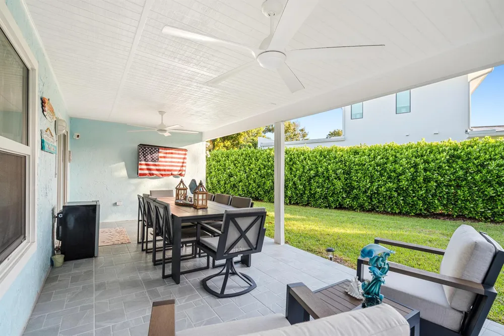9165 SE Yacht Club Circle Hobe Sound, FL 33455