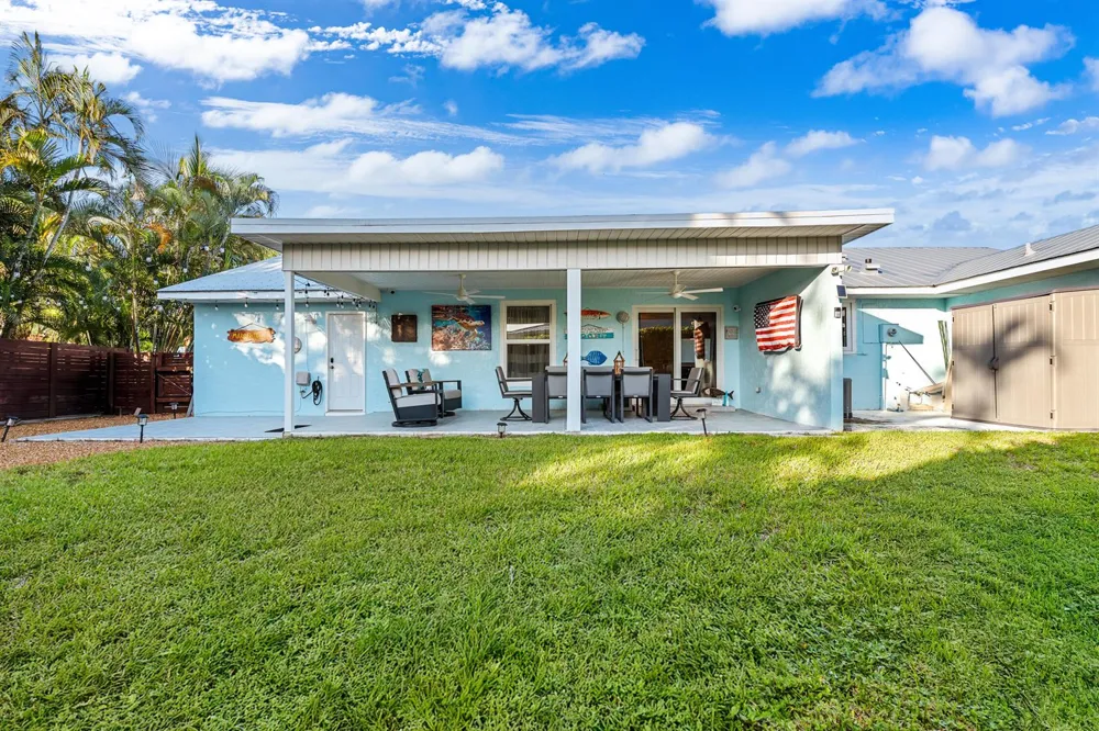 9165 SE Yacht Club Circle Hobe Sound, FL 33455
