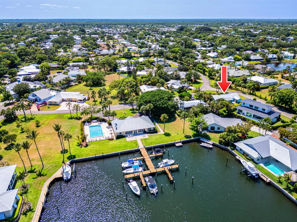 9165 SE Yacht Club Circle Hobe Sound, FL 33455