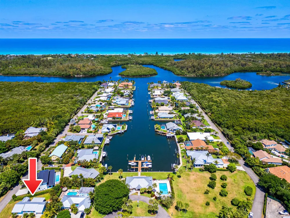 9165 SE Yacht Club Circle Hobe Sound, FL 33455