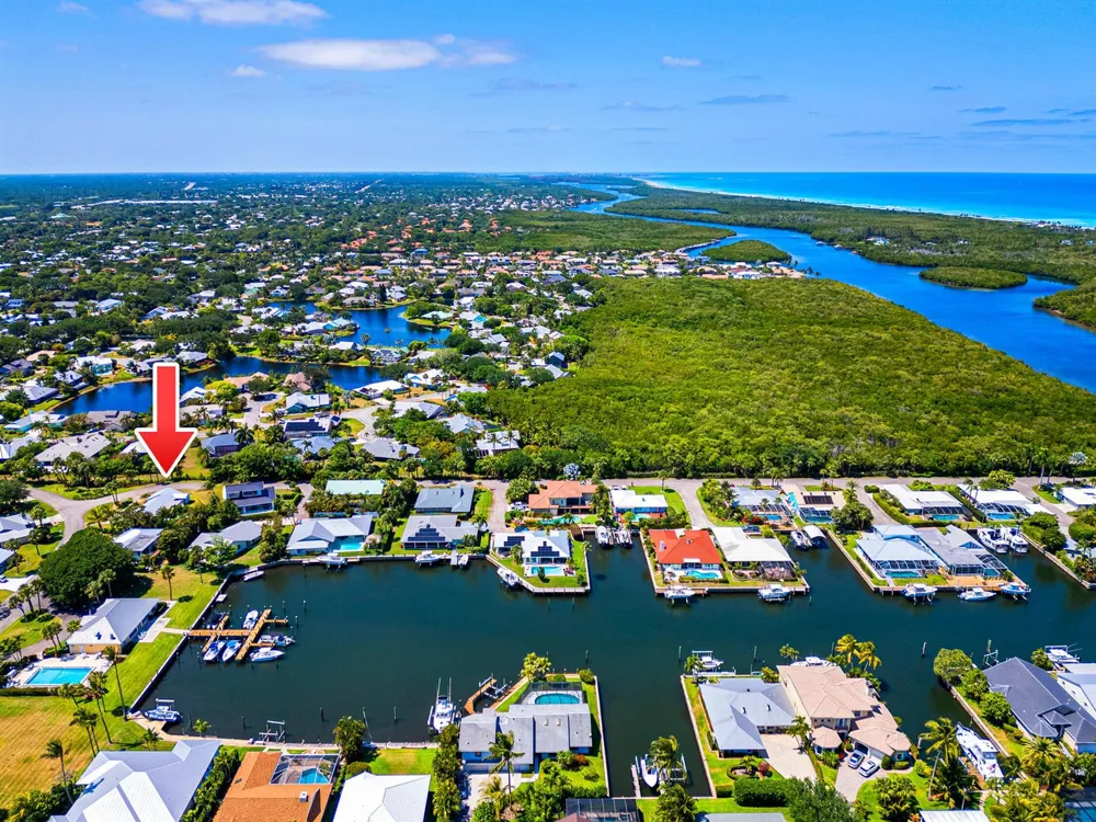 9165 SE Yacht Club Circle Hobe Sound, FL 33455
