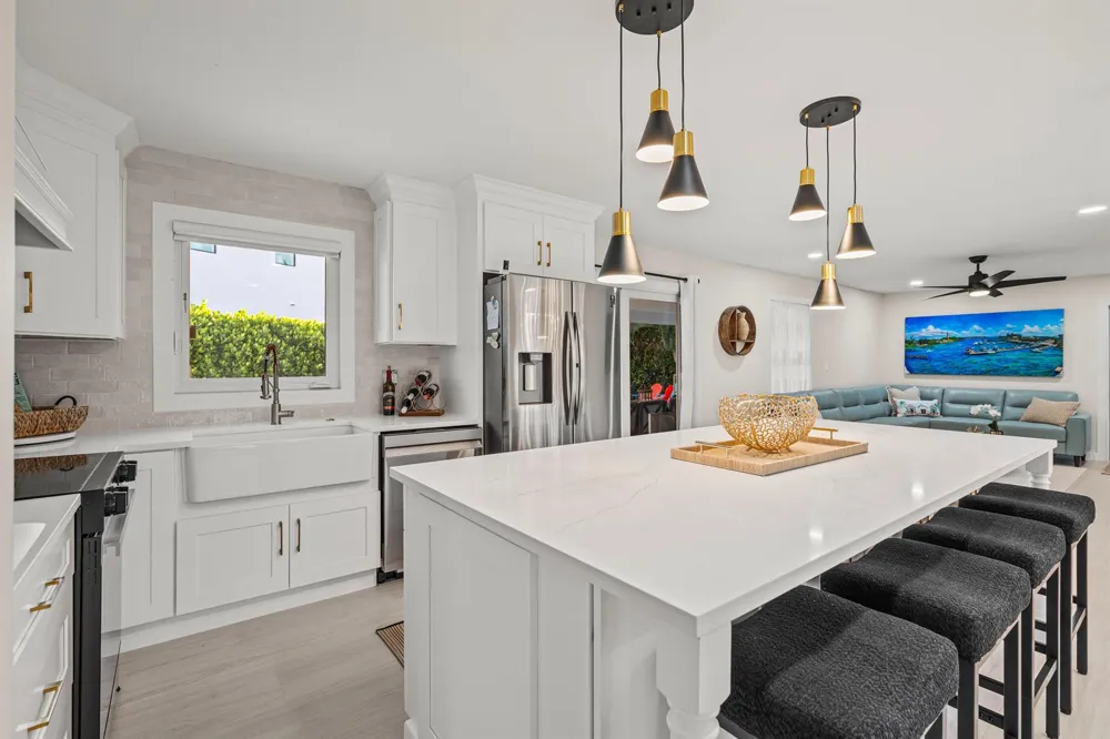 9165 SE Yacht Club Circle Hobe Sound, FL 33455