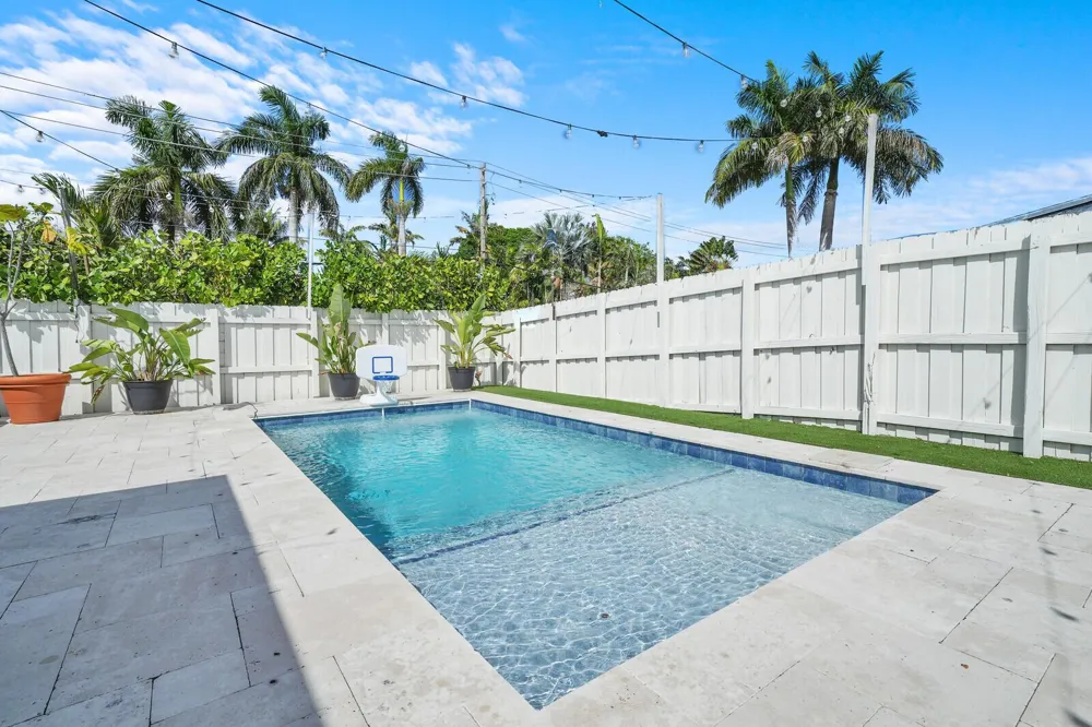 2824 NW 6th Avenue Wilton Manors, FL 33311