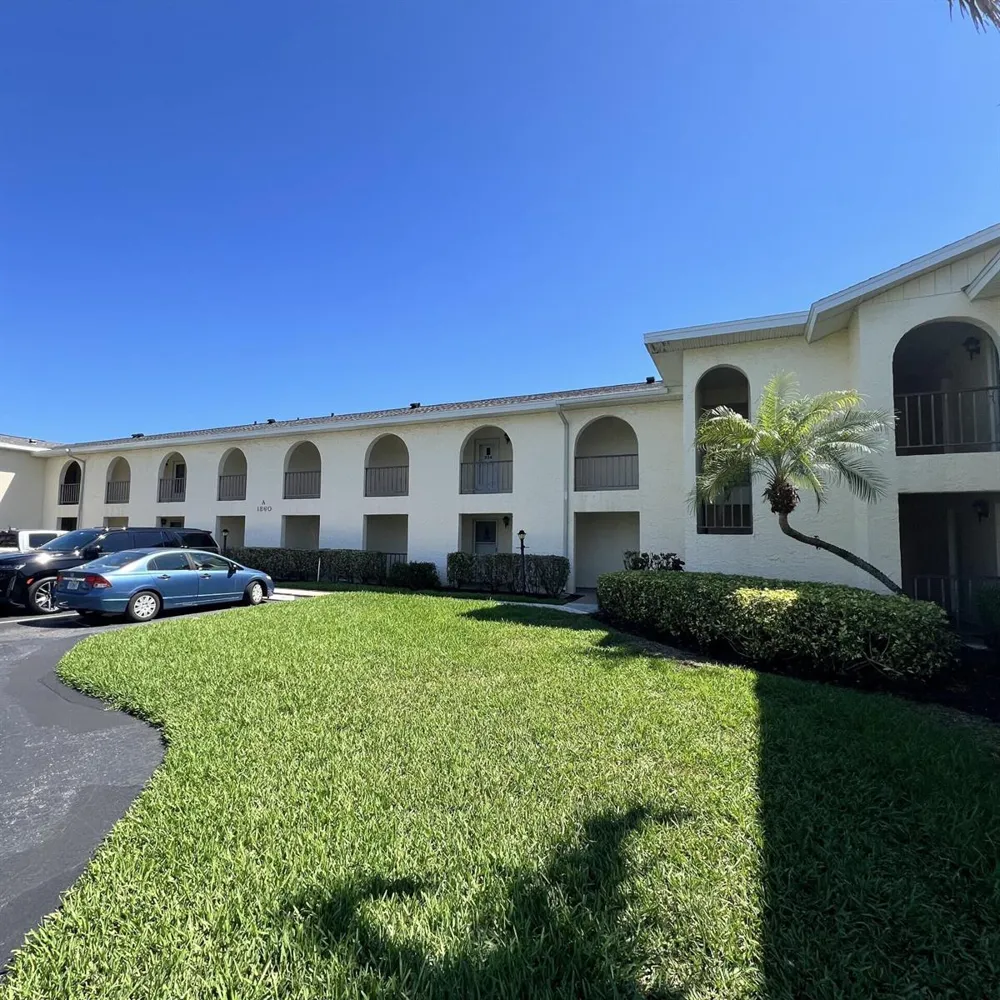 1860 Robalo Drive #104 Vero Beach, FL 32960
