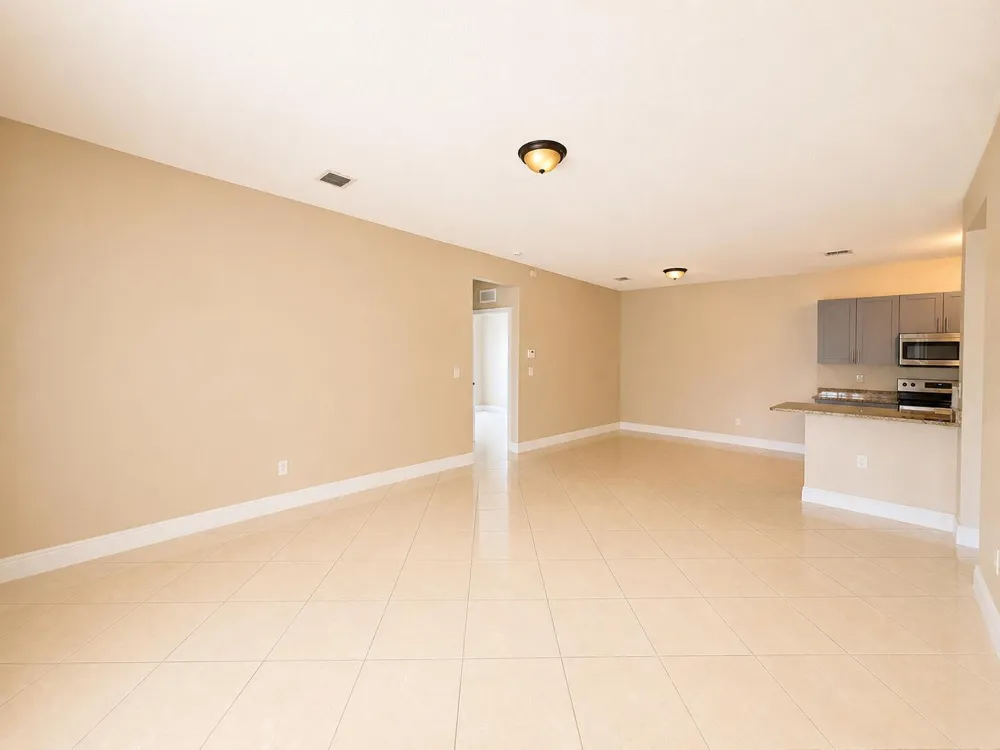 3549 Forest Hill Boulevard #25 Palm Springs, FL 33406