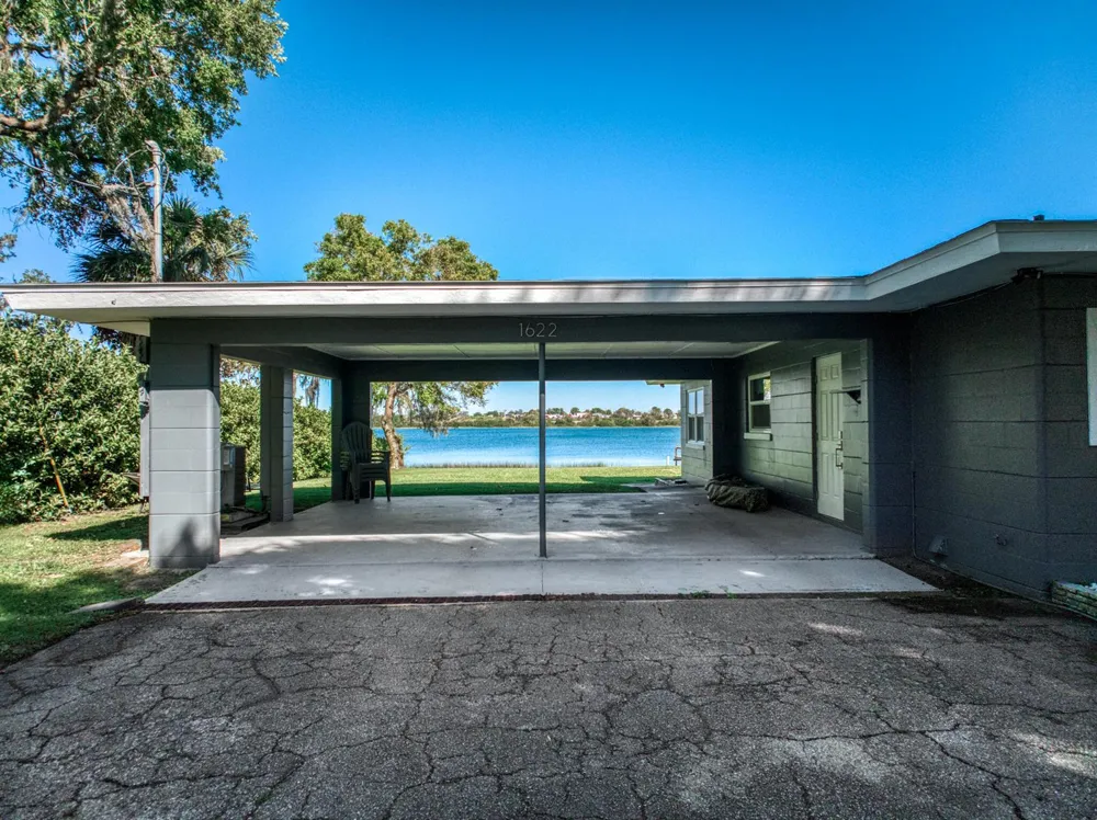 1622 W Dinner Lake Drive Sebring, FL 33870
