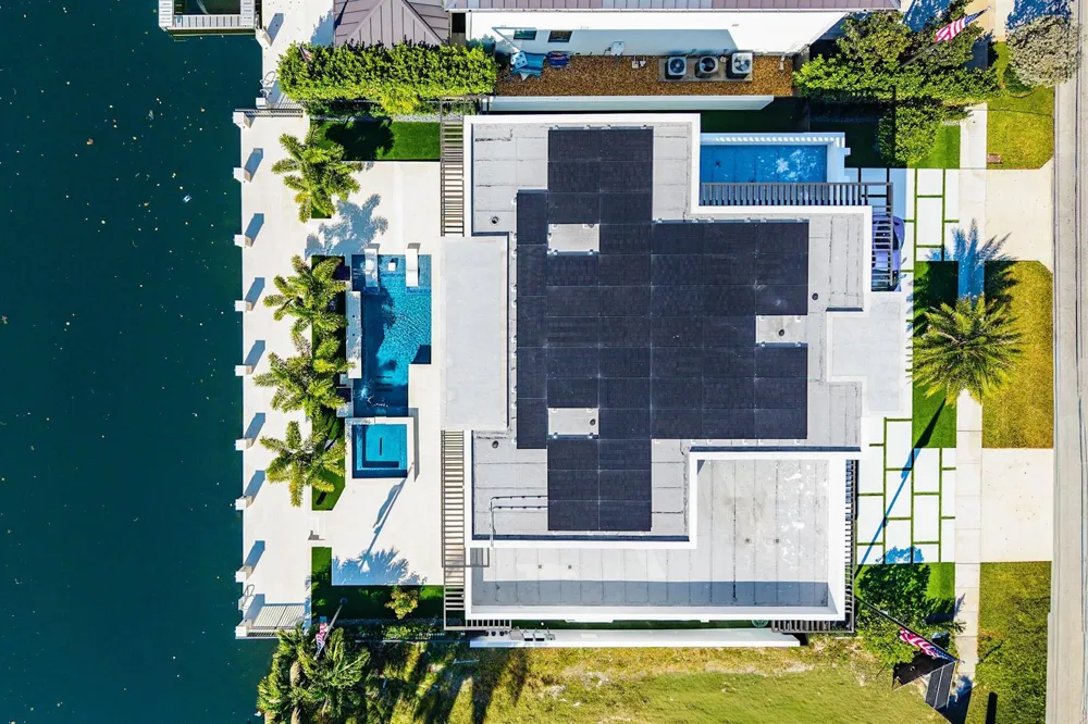 2650 NE 48th Court Lighthouse Point, FL 33064