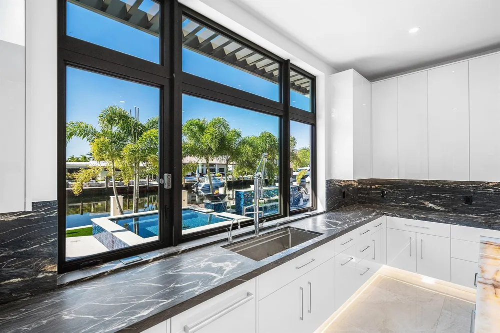 2650 NE 48th Court Lighthouse Point, FL 33064