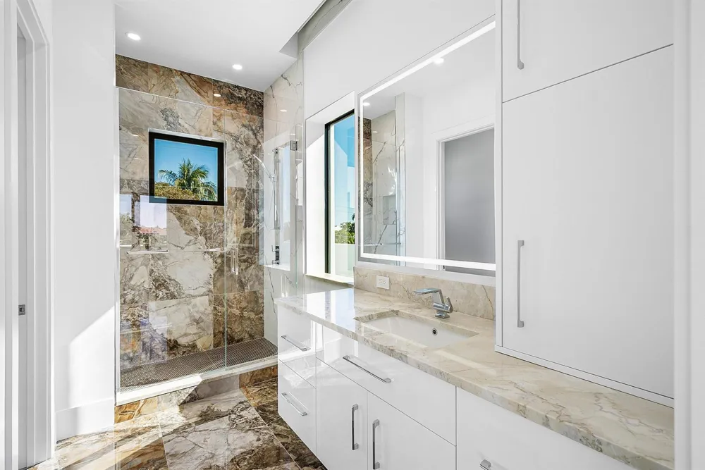 2650 NE 48th Court Lighthouse Point, FL 33064
