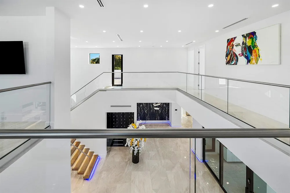 2650 NE 48th Court Lighthouse Point, FL 33064