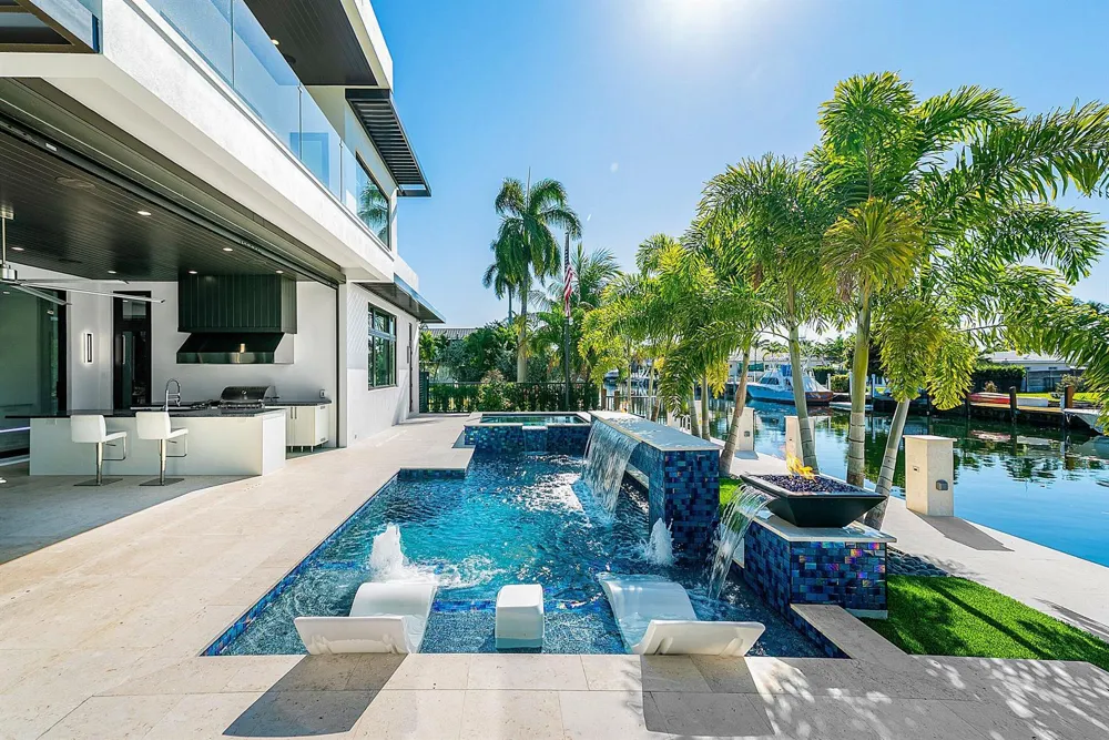 2650 NE 48th Court Lighthouse Point, FL 33064