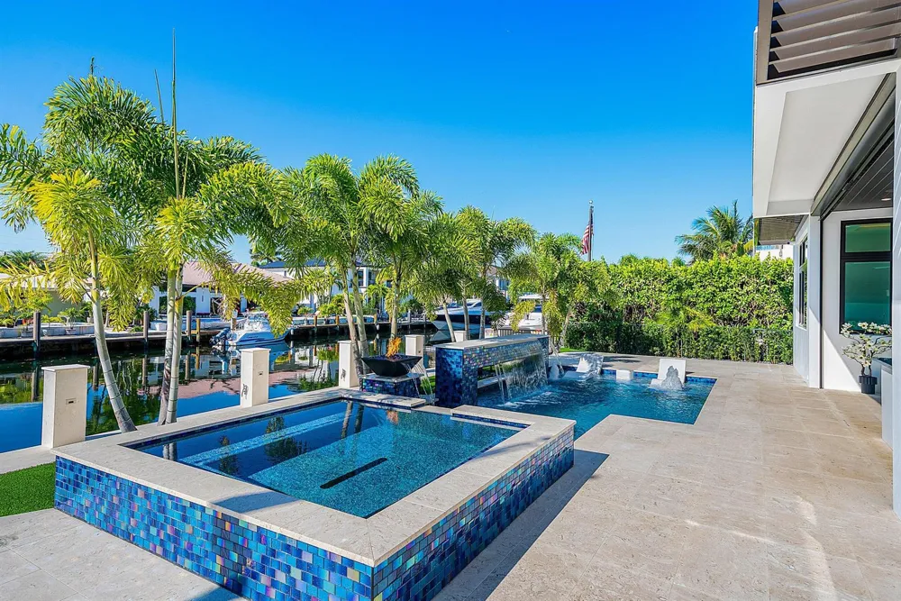 2650 NE 48th Court Lighthouse Point, FL 33064