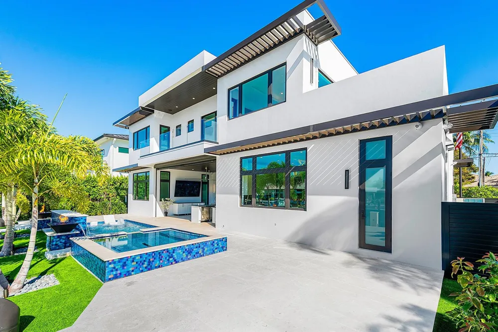 2650 NE 48th Court Lighthouse Point, FL 33064