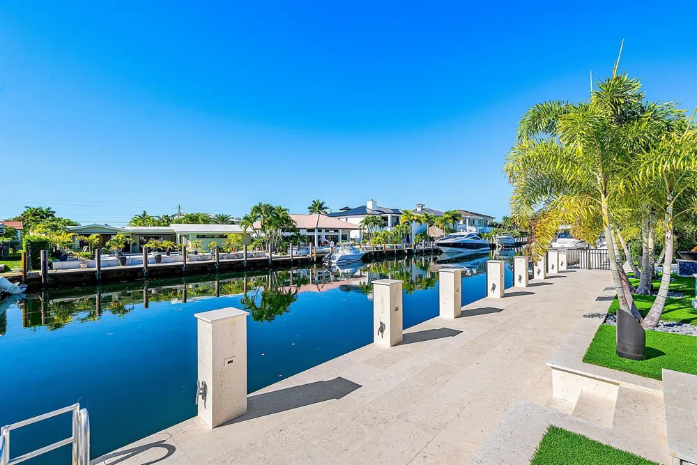 2650 NE 48th Court Lighthouse Point, FL 33064