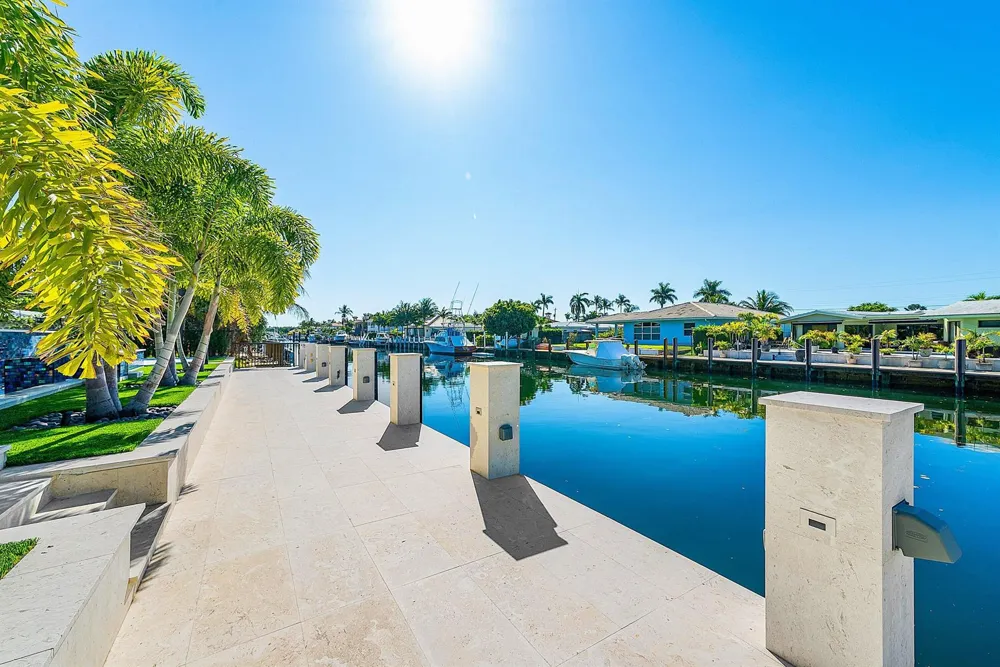 2650 NE 48th Court Lighthouse Point, FL 33064