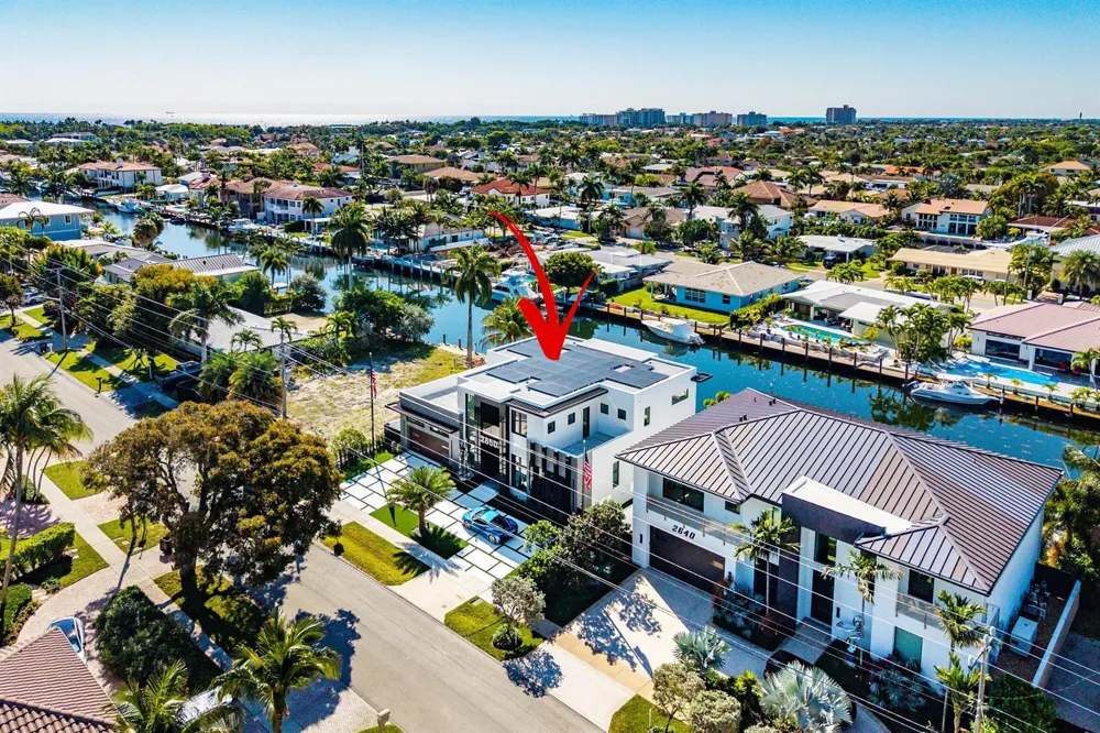2650 NE 48th Court Lighthouse Point, FL 33064