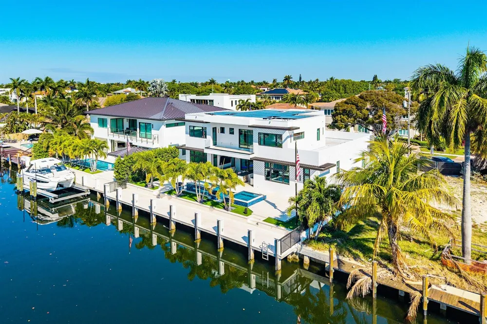 2650 NE 48th Court Lighthouse Point, FL 33064