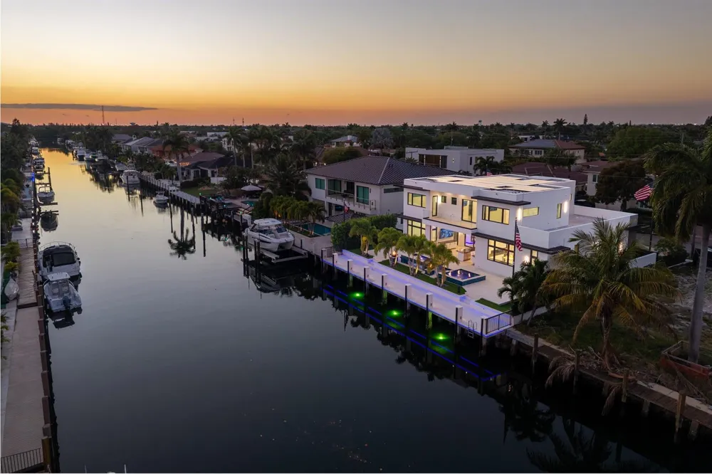 2650 NE 48th Court Lighthouse Point, FL 33064