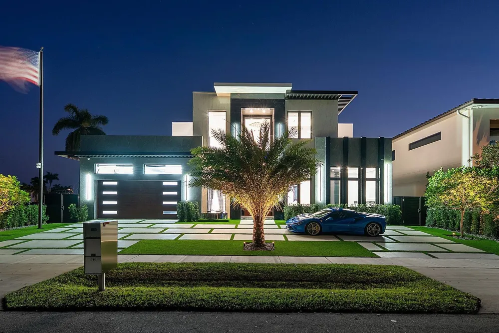 2650 NE 48th Court Lighthouse Point, FL 33064