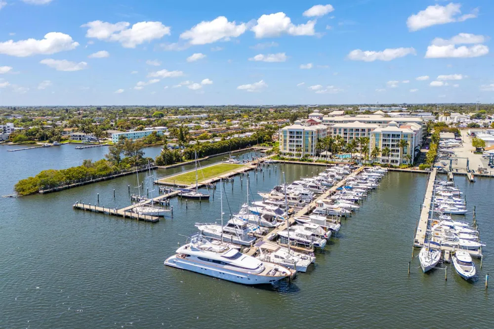 806 E Windward Way #403 Lantana, FL 33462