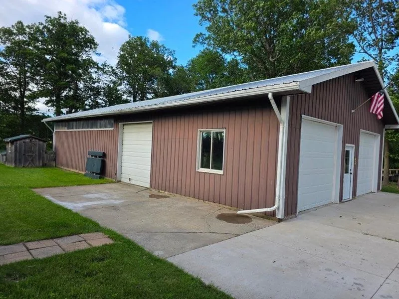 1417 E Weidman Road Isabella Township, MI 48878