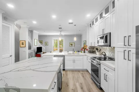 65 SE 5th Avenue