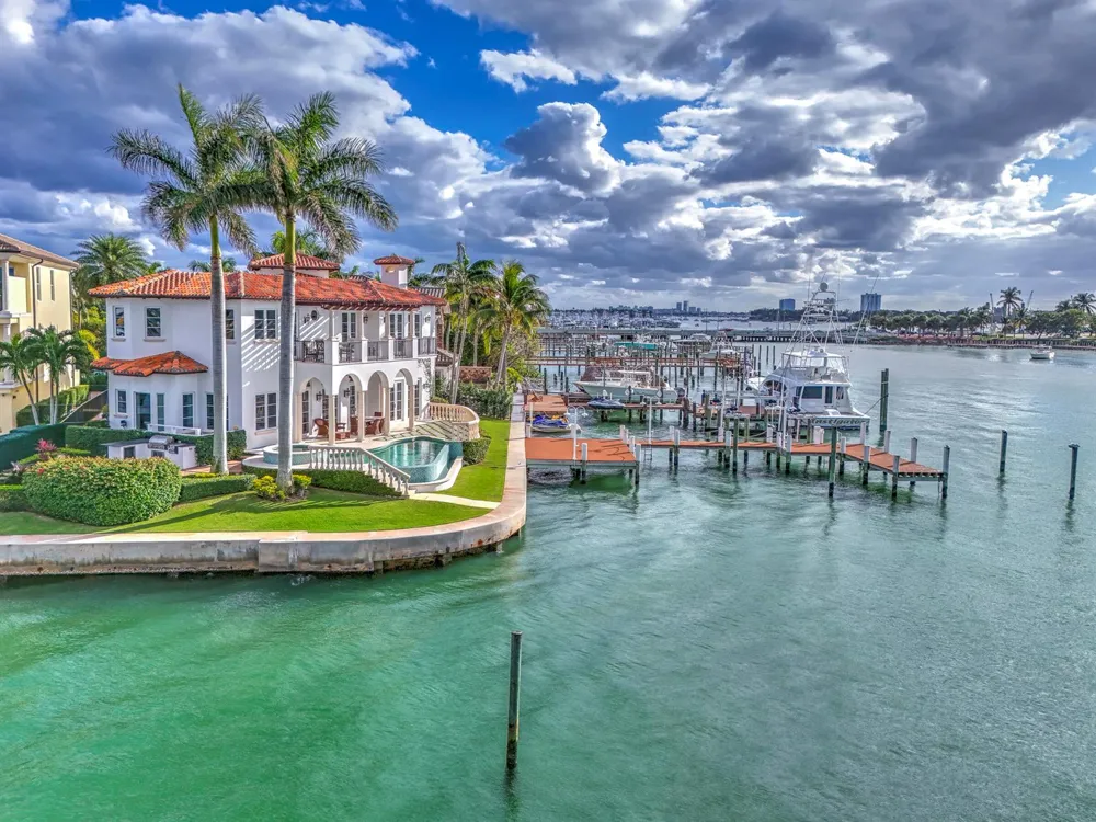2775 Lake Drive Singer Island, FL 33404