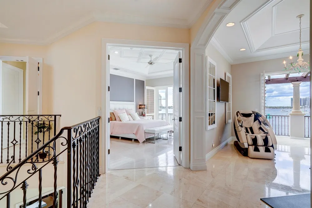 2775 Lake Drive Singer Island, FL 33404