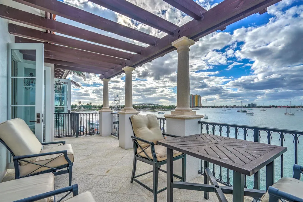 2775 Lake Drive Singer Island, FL 33404