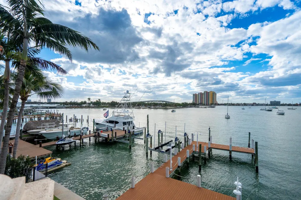 2775 Lake Drive Singer Island, FL 33404