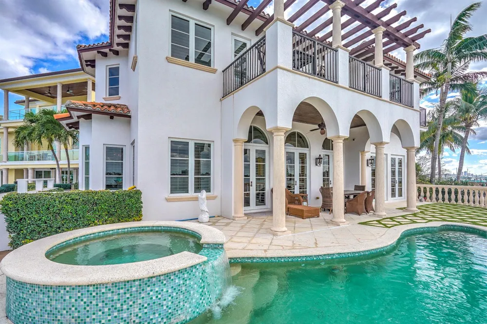 2775 Lake Drive Singer Island, FL 33404