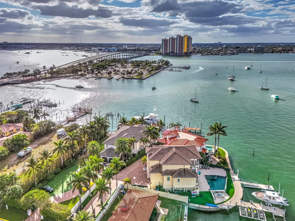 2775 Lake Drive Singer Island, FL 33404