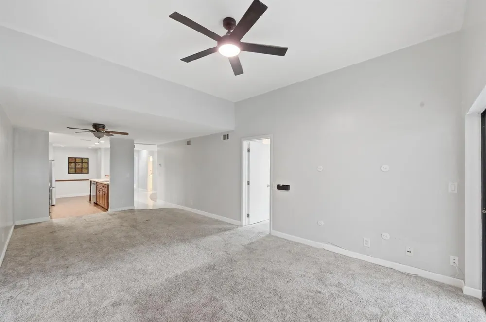 1097 NW 98th Terrace #110 Pembroke Pines, FL 33024